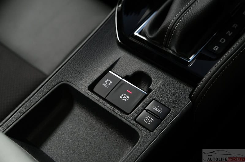 Các chi tiết nội thất của Toyota Yaris Ativ HEV GR Sport