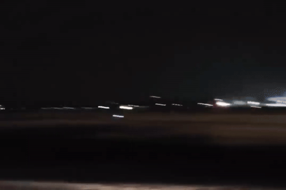 Khoảnh khắc chiến cơ F/A-18 Hornet cháy lớn ngay khi cất cánh