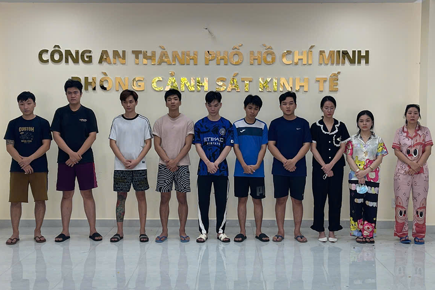 Bắt 10 đối tượng bán khí cười tại cơ sở 90’s House, thu hàng chục tỷ đồng