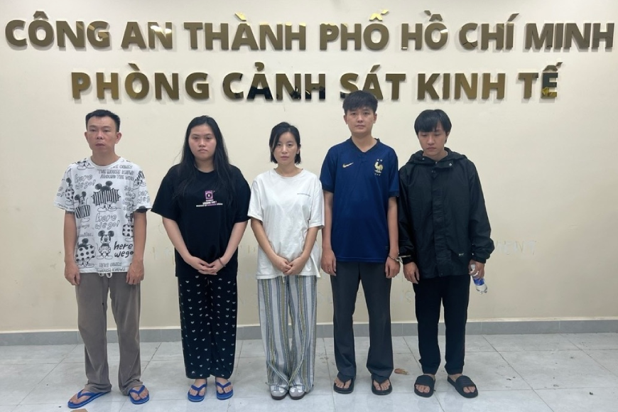 Bắt 5 đối tượng buôn bán khí cười tại quán bar Lava ở phường Sài Gòn