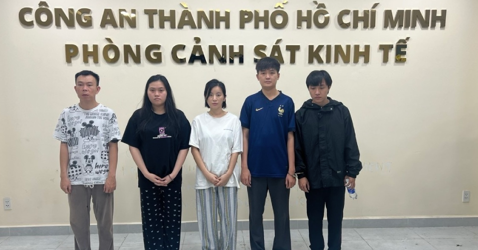 Bắt 5 đối tượng buôn bán khí cười tại quán bar Lava ở phường Sài Gòn