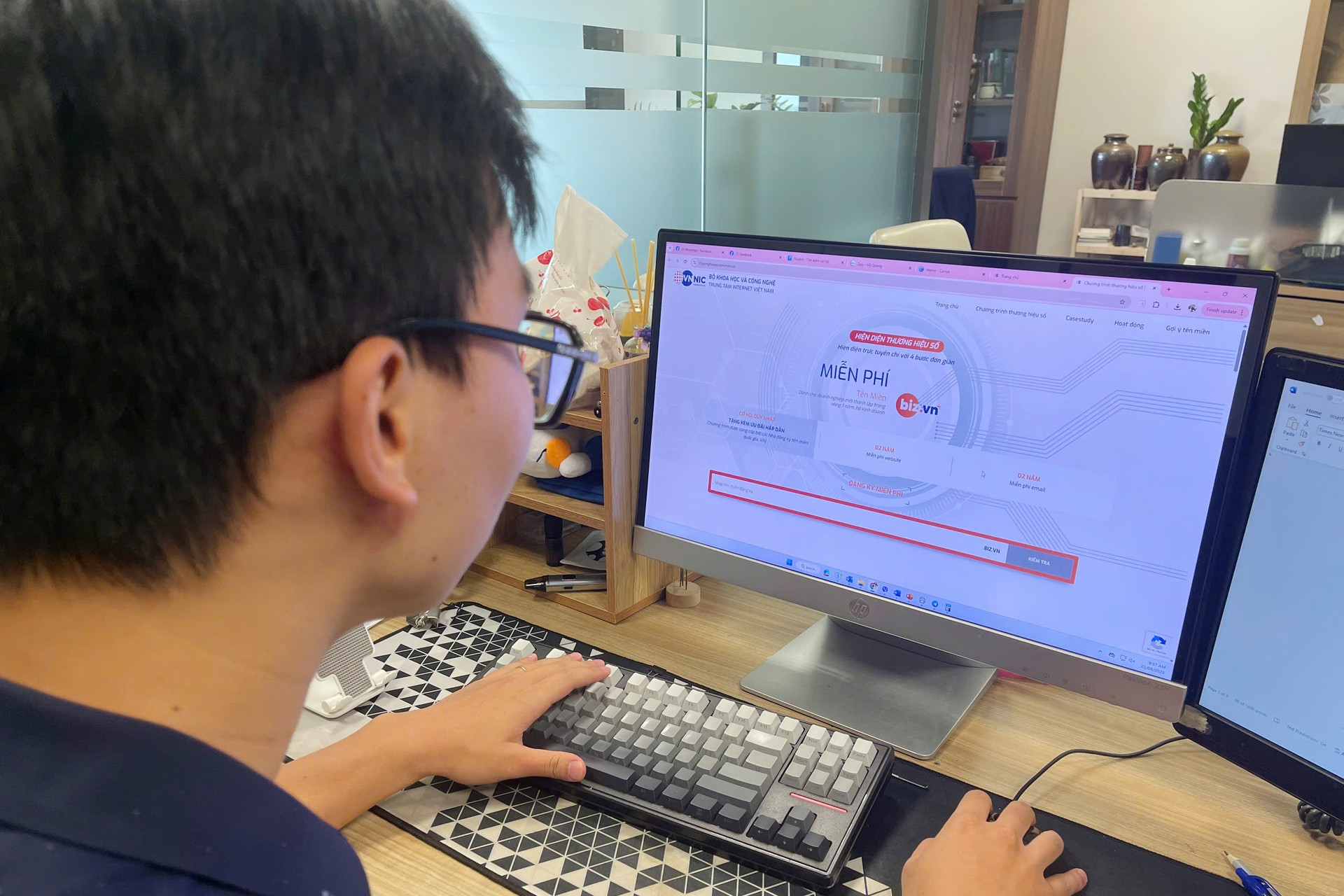 Công cụ AI lên ngôi, website vẫn giữ vị trí “ngôi nhà số” của doanh nghiệp