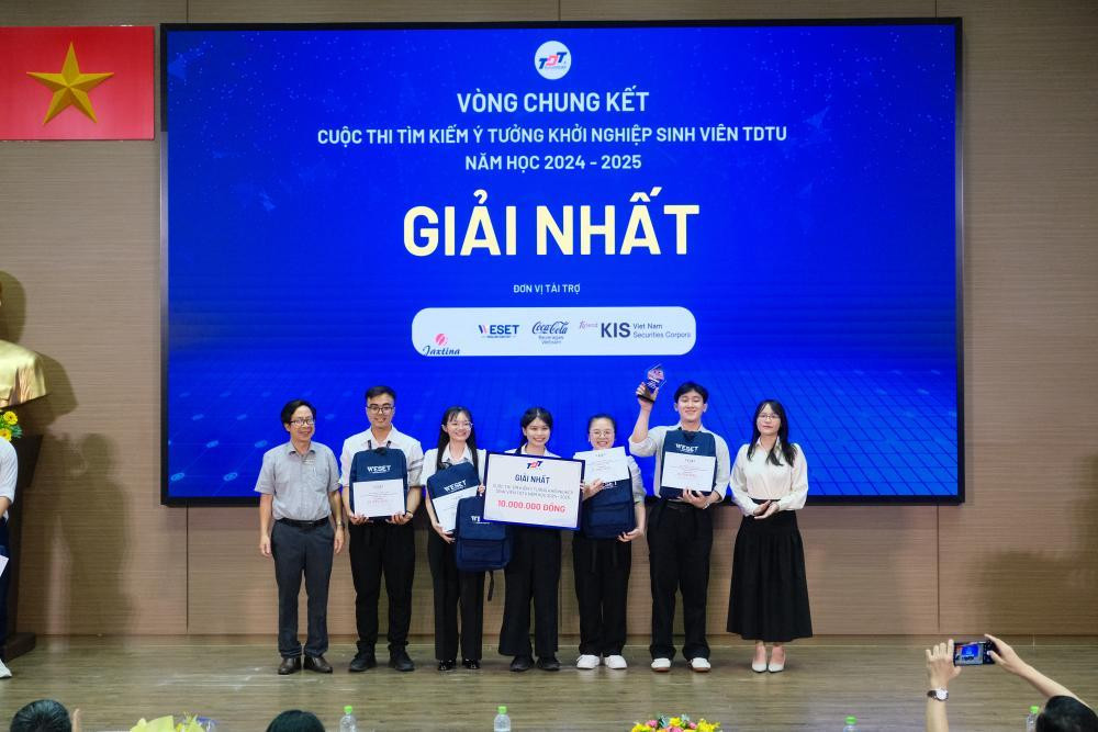 ĐH Tôn Đức Thắng04.jpg