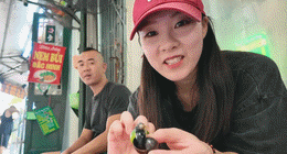 khach han an oc Ha Noi 00.gif
