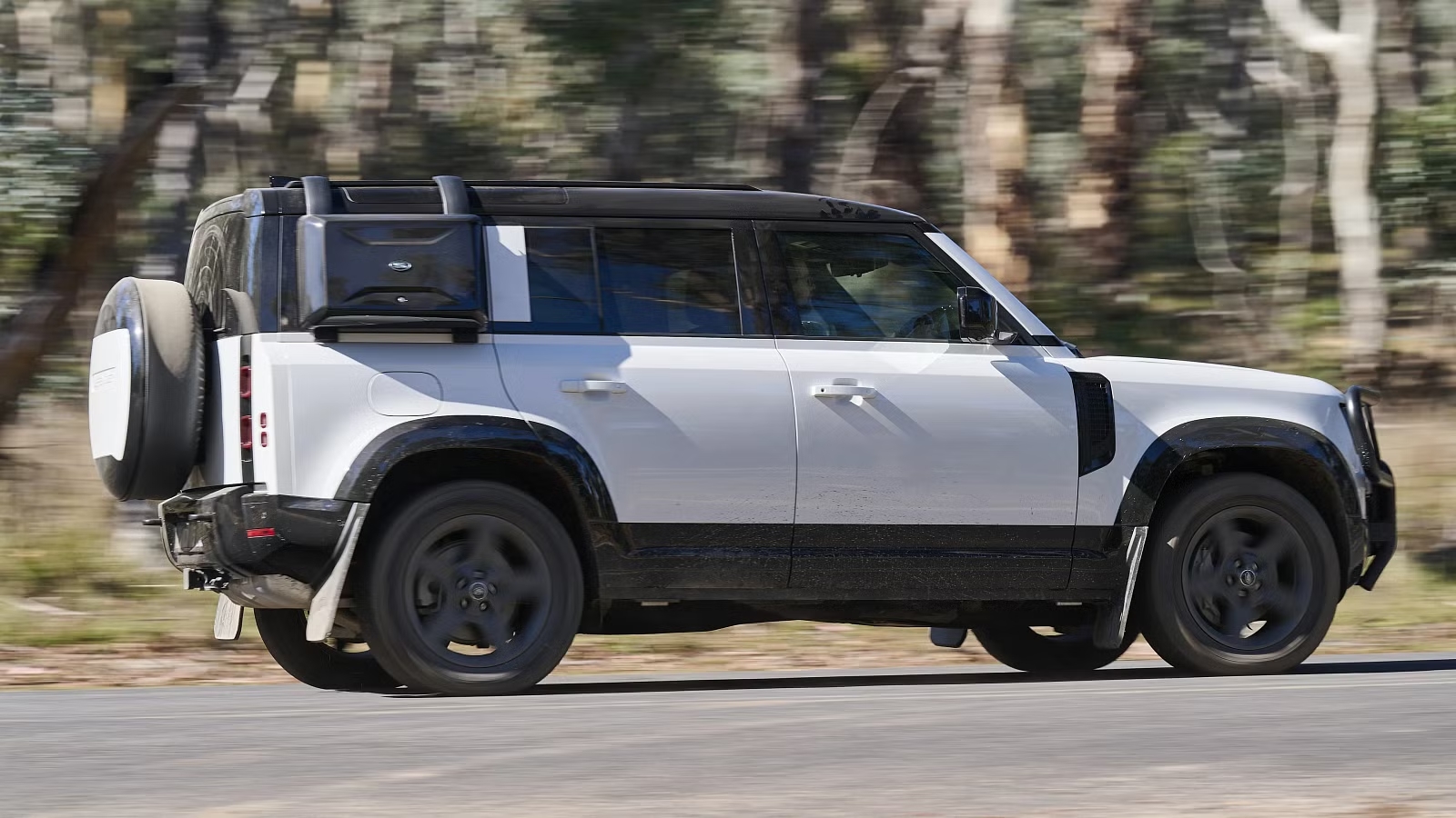 Land Rover Defender (20).avif