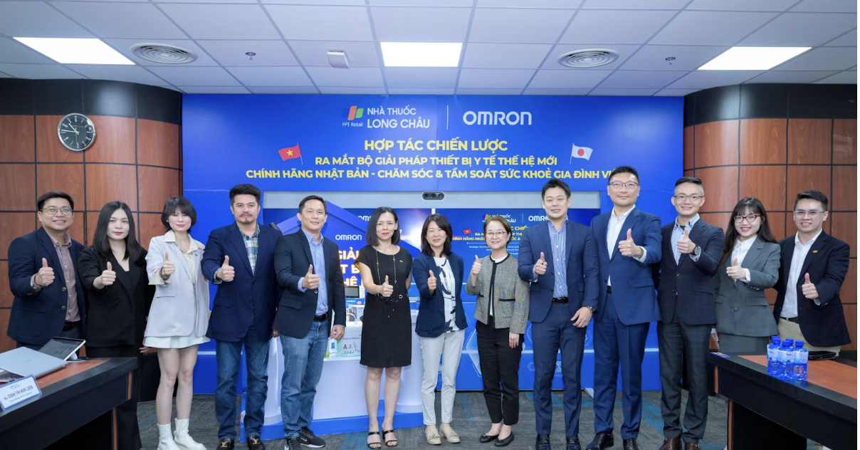 Long Châu và OMRON ra mắt trọn bộ giải pháp tầm soát chăm sóc sức khỏe tại nhà