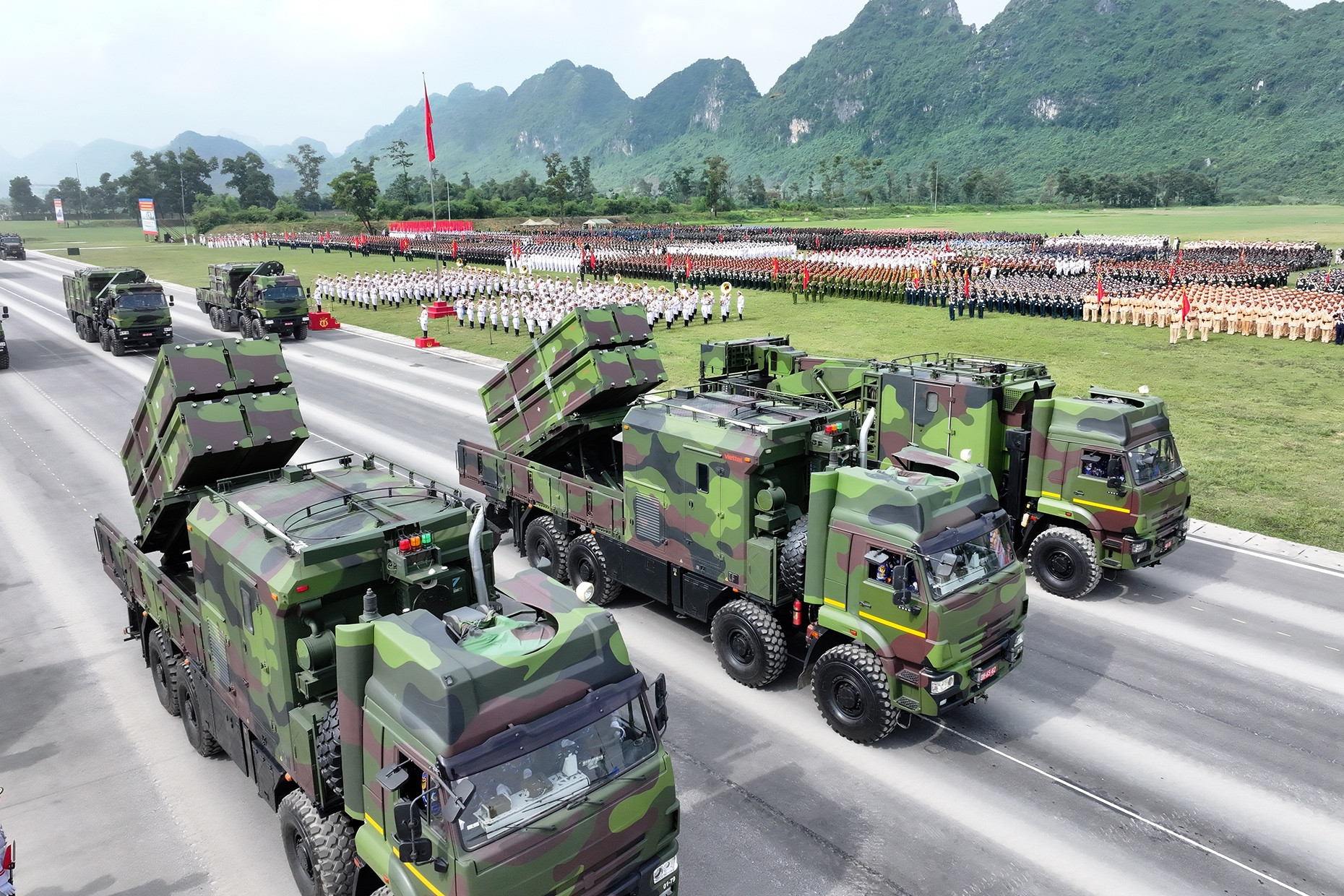 Những khí tài 'khủng' nhất của Viettel tham gia diễu binh A80