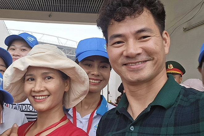 NSND Xuân Bắc ngỡ ngàng gặp lại 'em gái Biển' của 'Sóng ở đáy sông' sau 25 năm