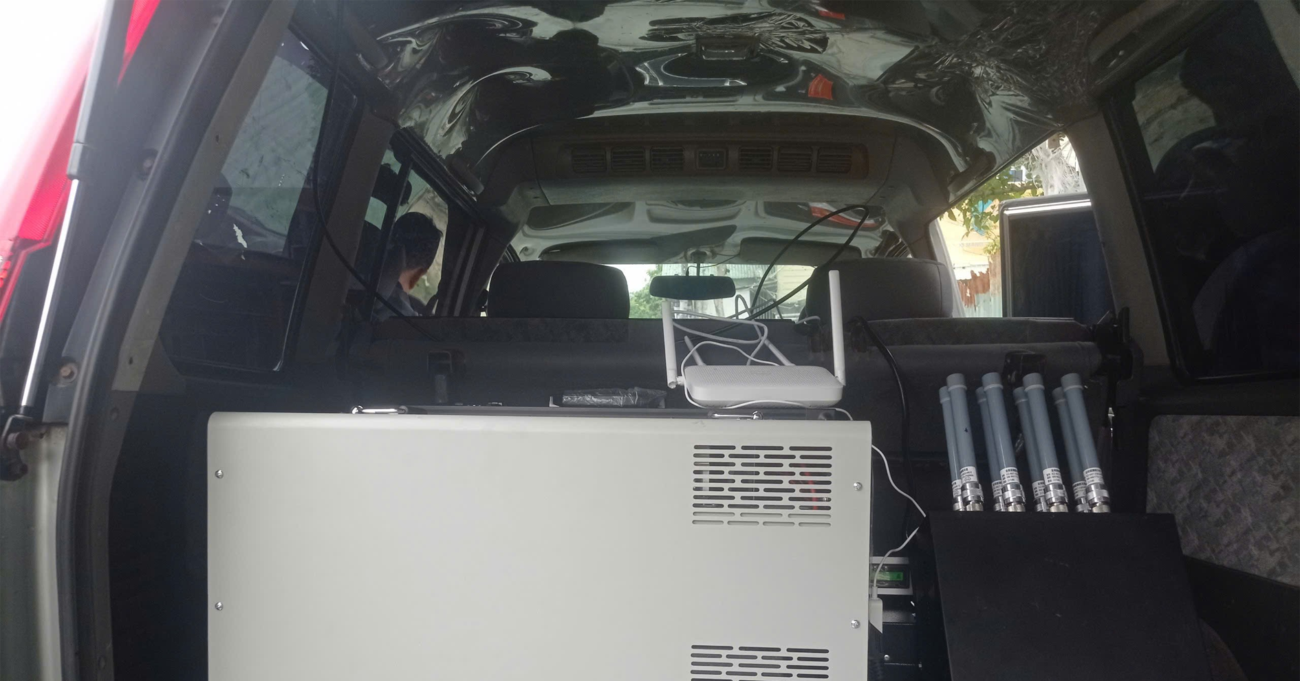 Phát hiện đối tượng nước ngoài dùng BTS giả phát tin nhắn mạo danh Vietcombank, Vietnam Post