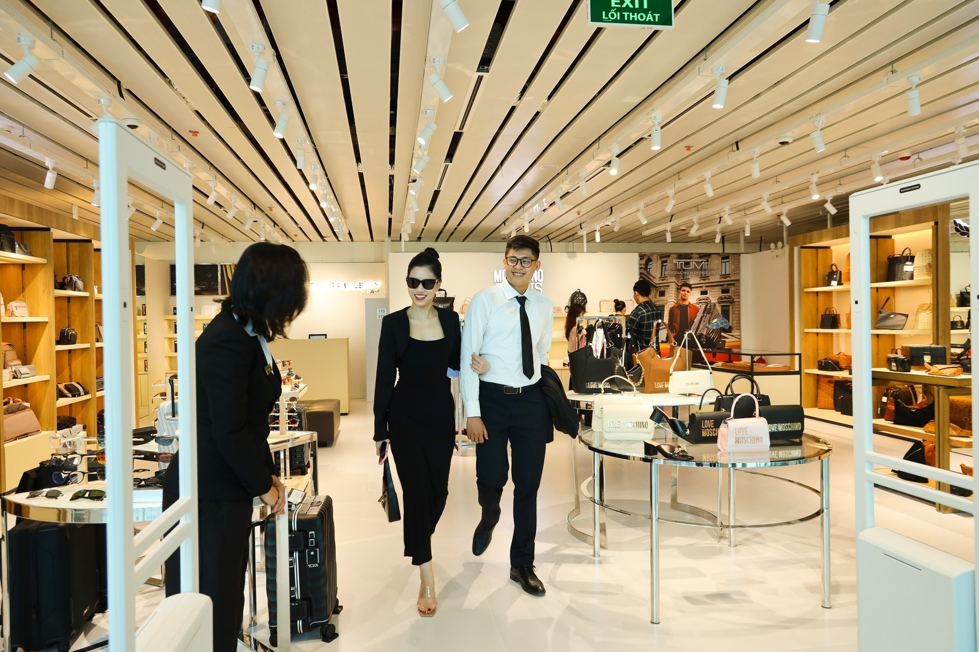 ‘Phố hàng hiệu’ duyên dáng Việt Nam giữa sân bay Tân Sơn Nhất