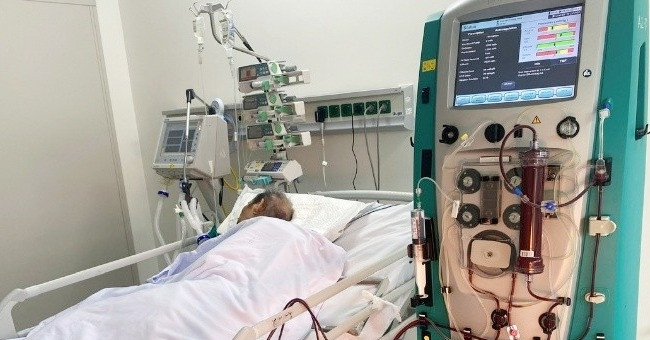 Sự nhạy cảm của bác sĩ cứu người đàn ông suy đa tạng nguy kịch