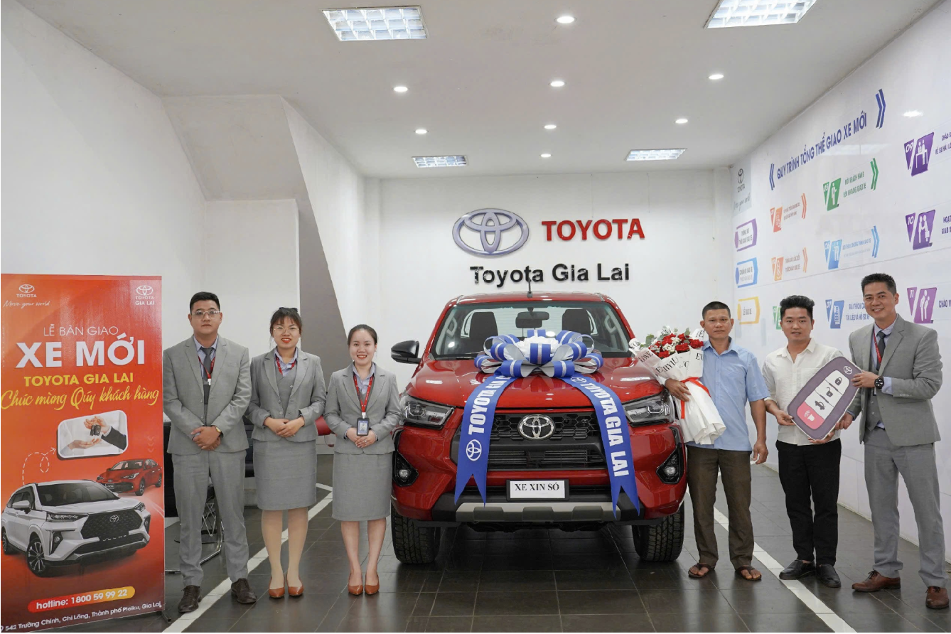 Toyota Hilux: Bền bỉ trong công việc, an tâm trong những chuyến độc hành