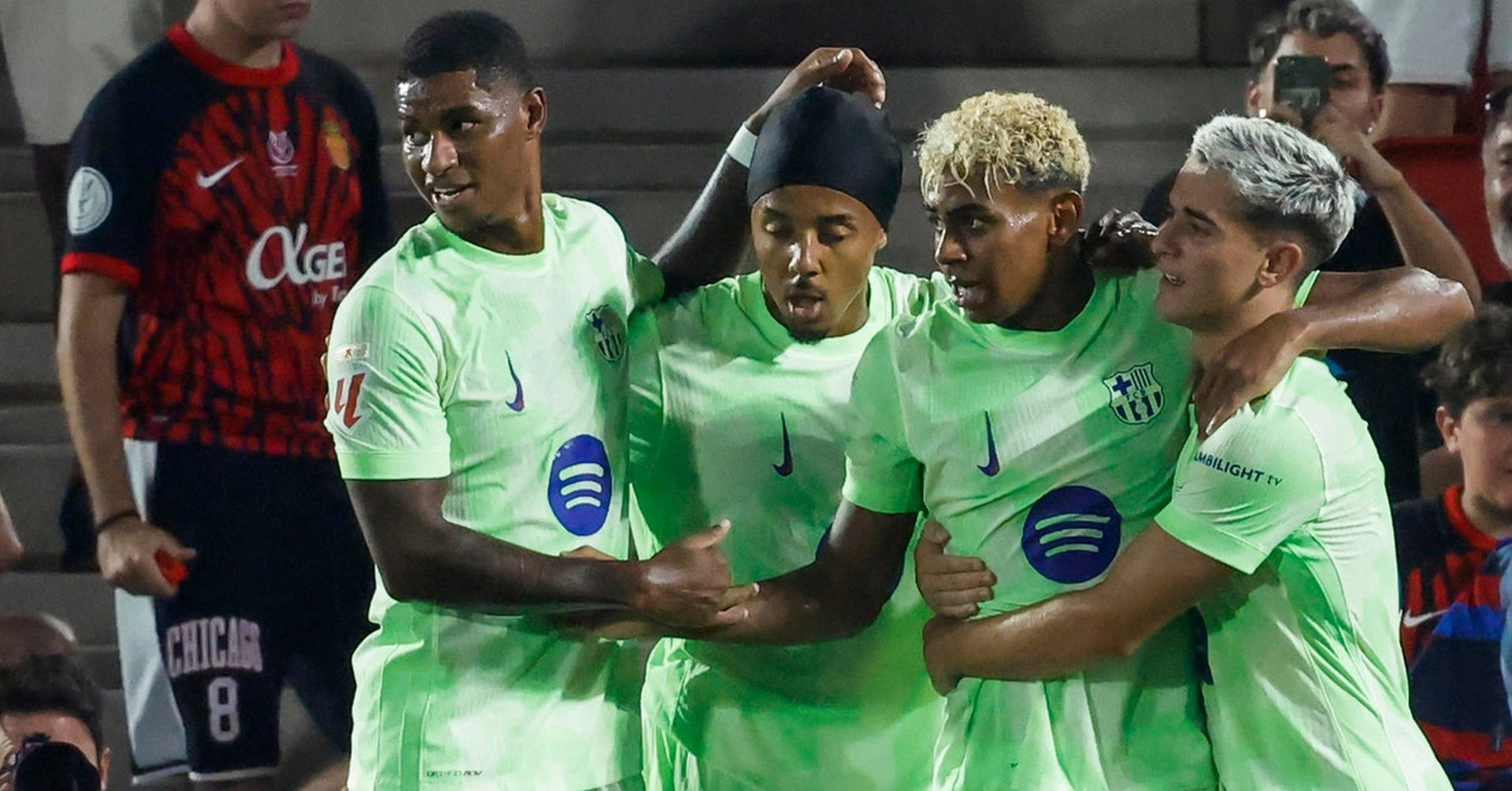 UEFA ưu ái đặc biệt cho Barca ở Champions League
