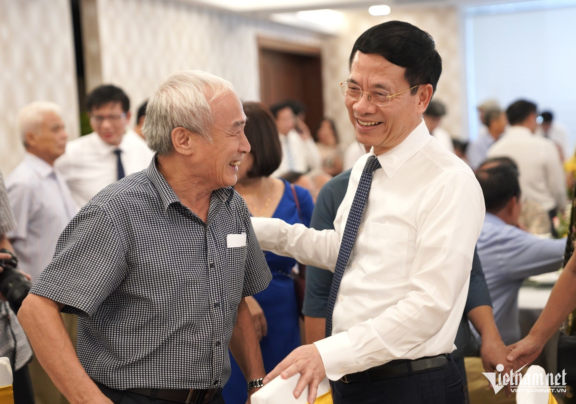 W-nguyen manh hung.JPG.jpg