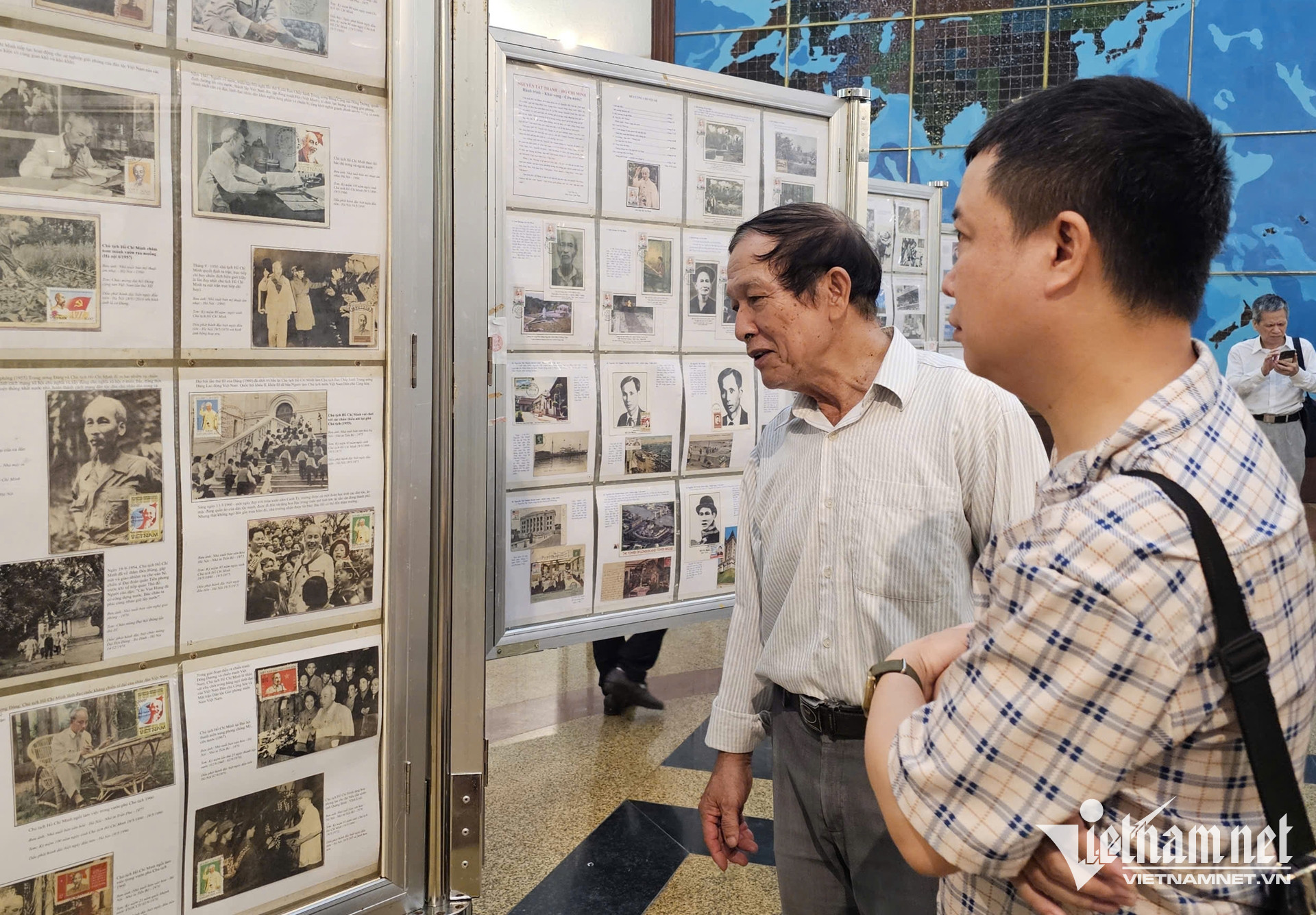 W-trung bay tem buu chinh mung 80 nam 03 1.jpg