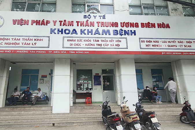 Bác sĩ nhận cả trăm triệu đồng để 'hô biến' tội phạm thành bệnh nhân tâm thần