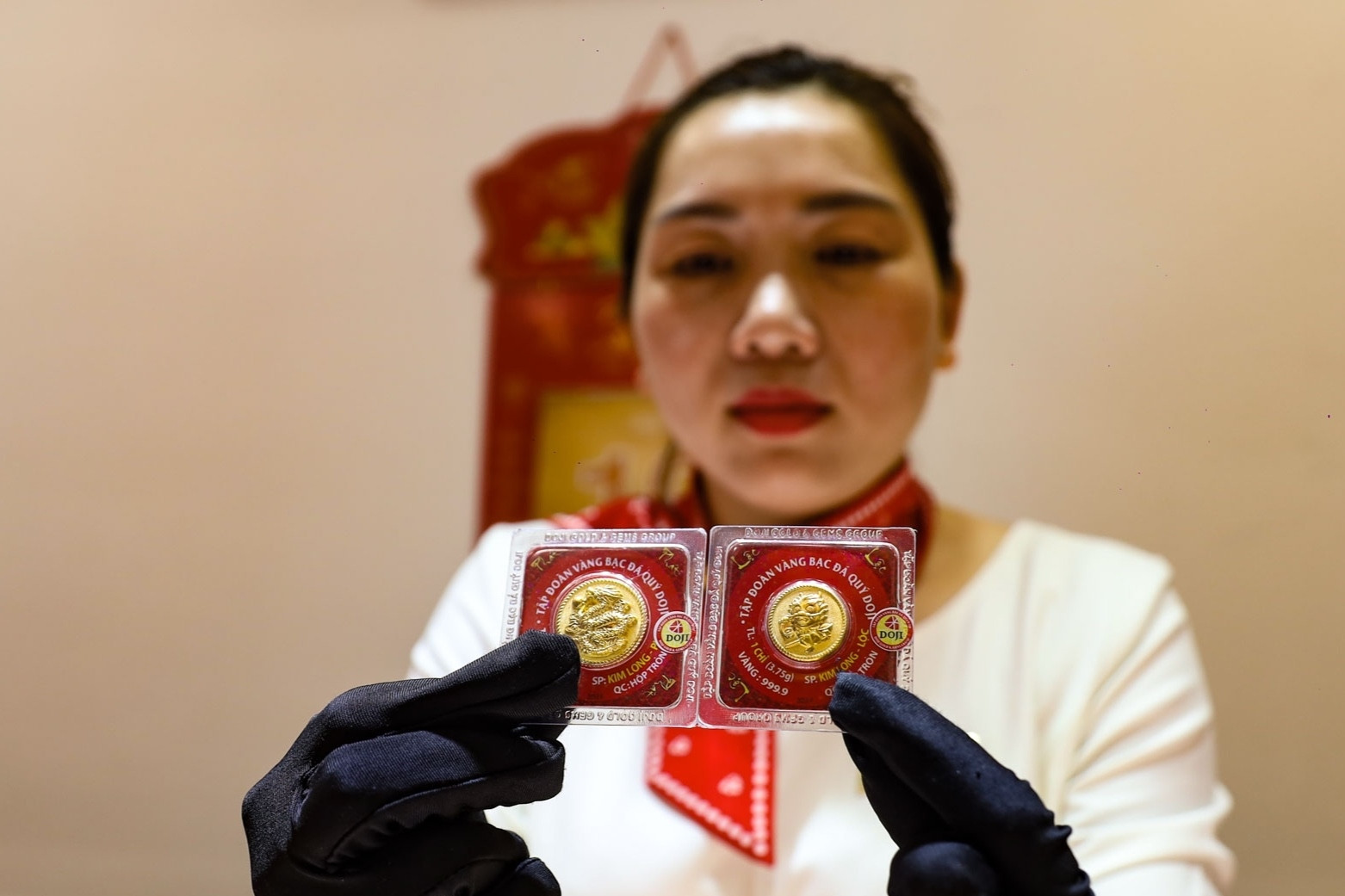 Gom vàng chưa đầy một tháng, nhà đầu tư bỏ túi khoản lãi bất ngờ