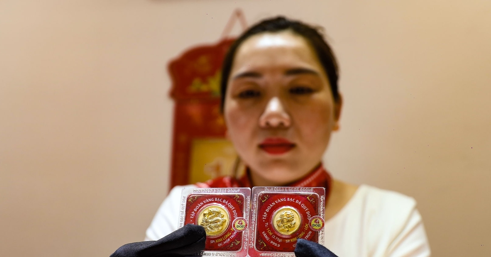 Gom vàng chưa đầy một tháng, nhà đầu tư bỏ túi khoản lãi bất ngờ