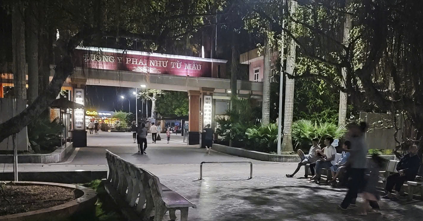 Người đàn ông đạp ngã nữ điều dưỡng xuống sàn ở Ninh Bình bị tạm giữ hình sự