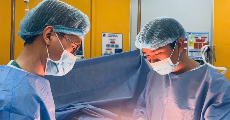 Người đàn ông phải mổ cấp cứu vì mảnh xương cá gây viêm ruột thừa