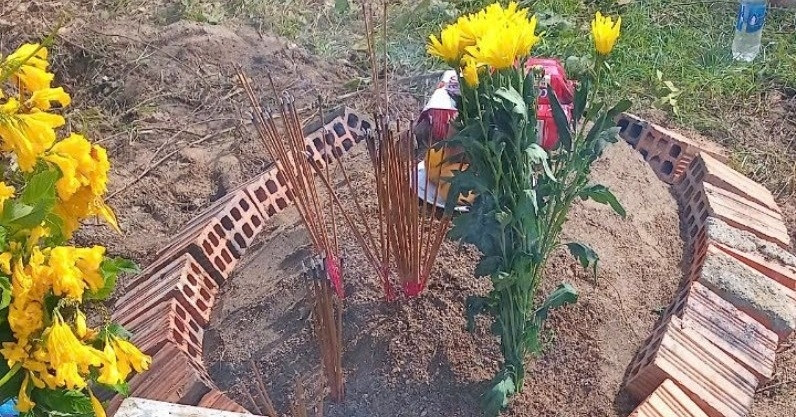 Phát hiện bộ xương người đã phân hủy dưới cành cây quấn chiếc thắt lưng