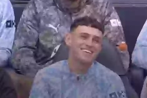 Phil Foden chọc giận Pep, cười khó đỡ khi Man City thua Tottenham