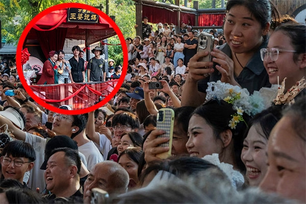 Sự thật đáng lo ngại phía sau sân khấu mai mối đình đám bậc nhất xứ tỷ dân