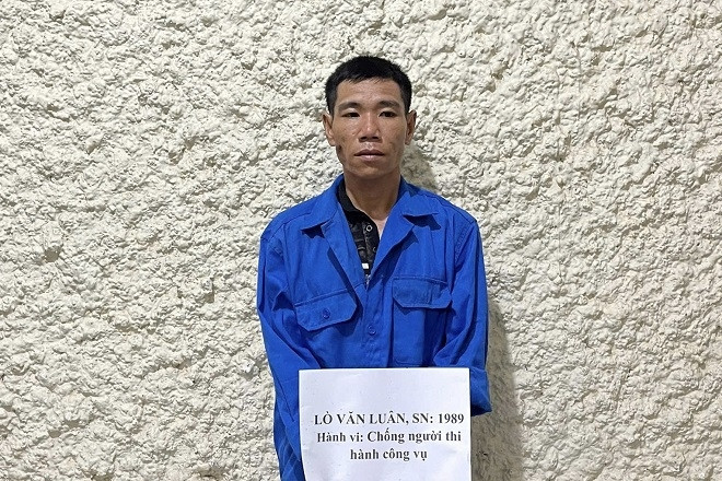 Tạm giữ đối tượng lăng mạ, đấm CSGT gây thương tích ở Sơn La