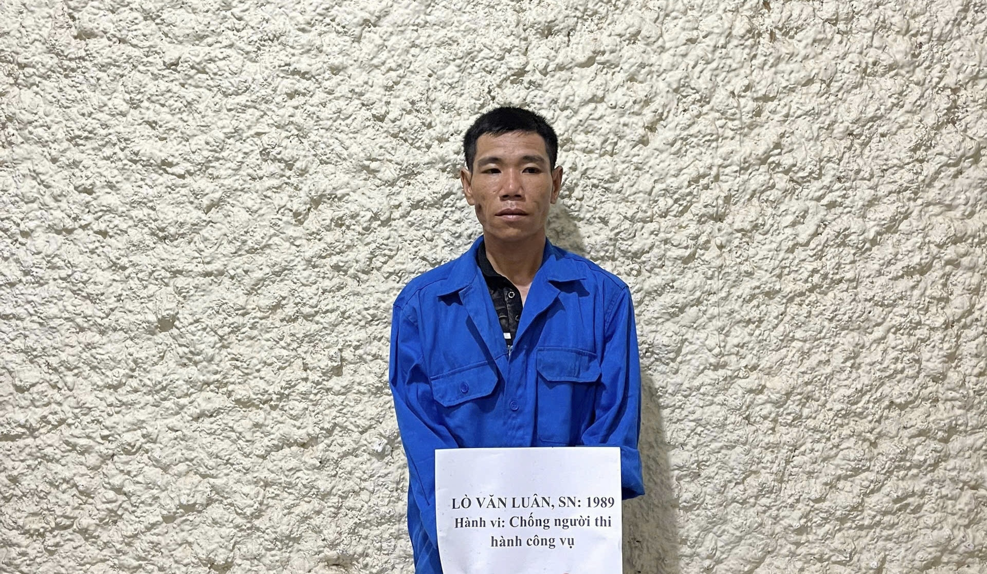 Tạm giữ đối tượng lăng mạ, đấm CSGT gây thương tích ở Sơn La