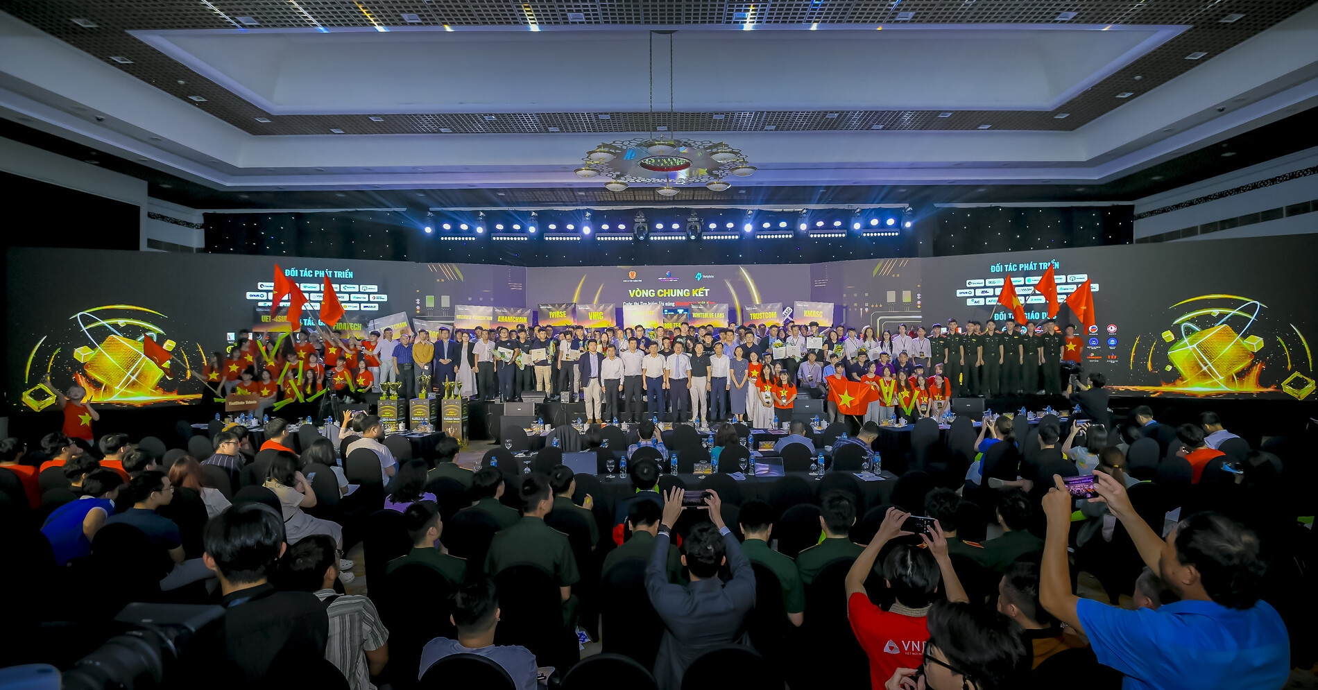 Tìm ra người thắng 1 tỷ đồng cuộc thi tìm kiếm tài năng blockchain Việt Nam