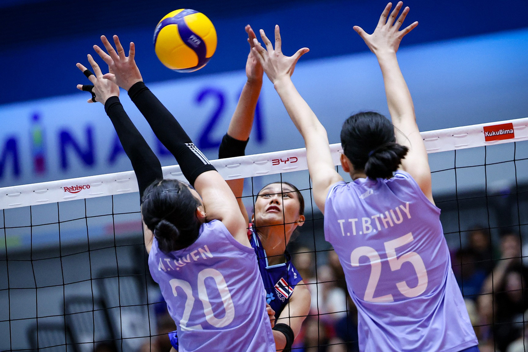 TVA - Bong chuyen nu Viet Nam Thai Lan 2.jpg