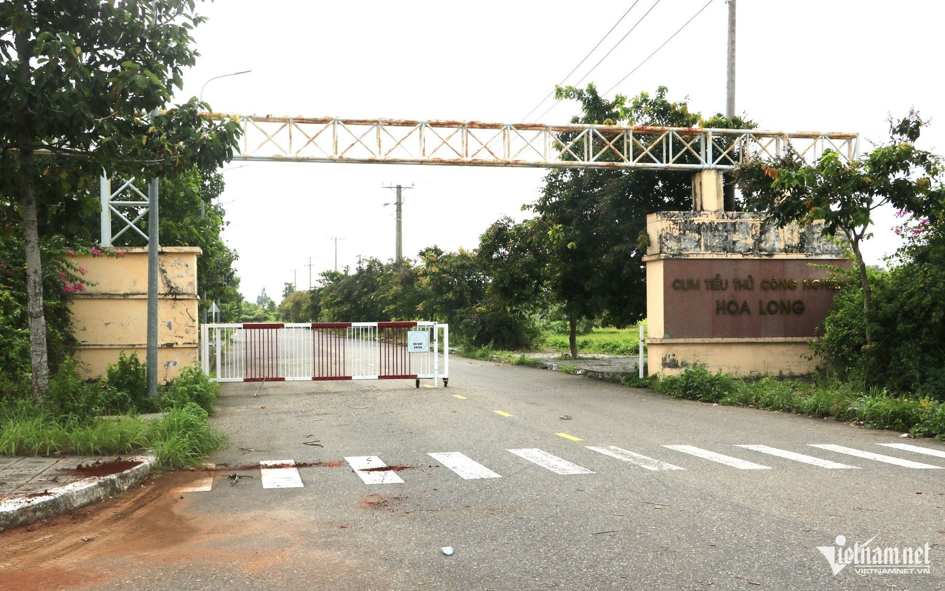 W-Cụm công nghiệp hòa long bỏ hoang vnn hoang hung.JPG.jpg