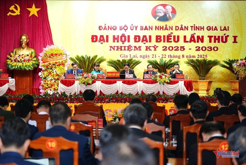 W-Đại hội 1.jpg