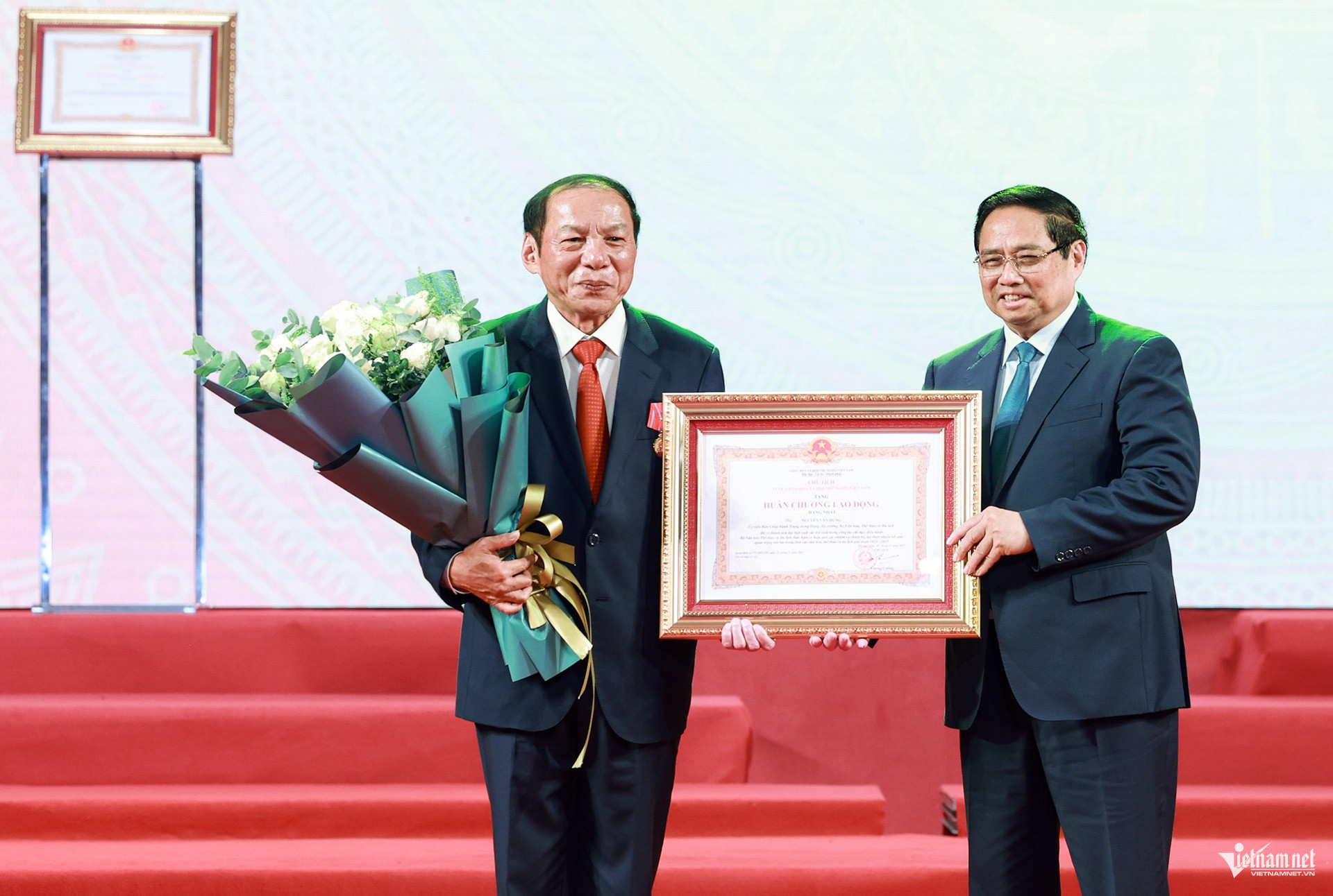 W-Thủ tướng.jpg