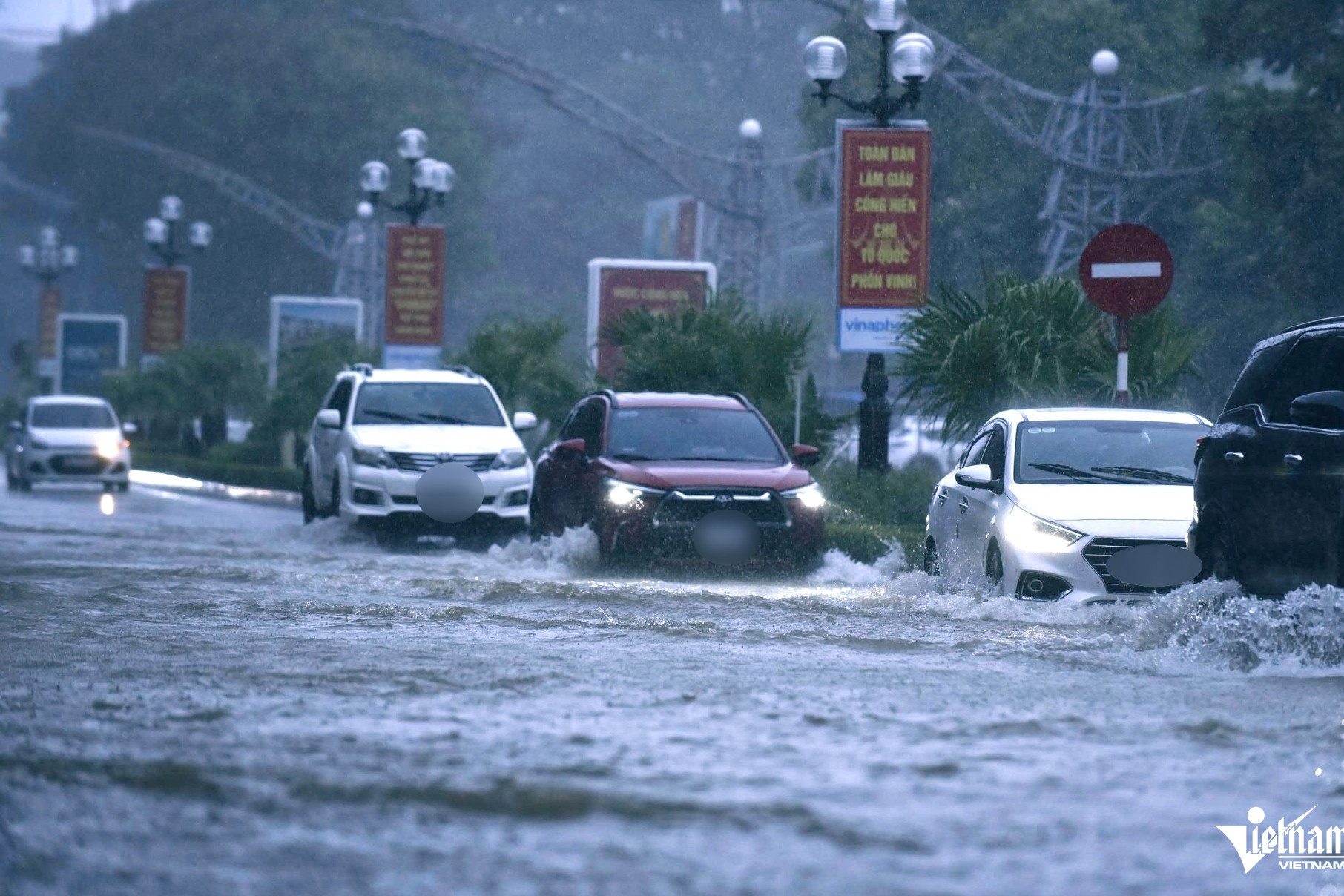 Tin mới nhất về bão số 5: Đổ bộ vào Bắc Trung Bộ ngày 25/8, mưa lớn đến 700mm