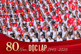 80 năm Đất nước đứng lên
