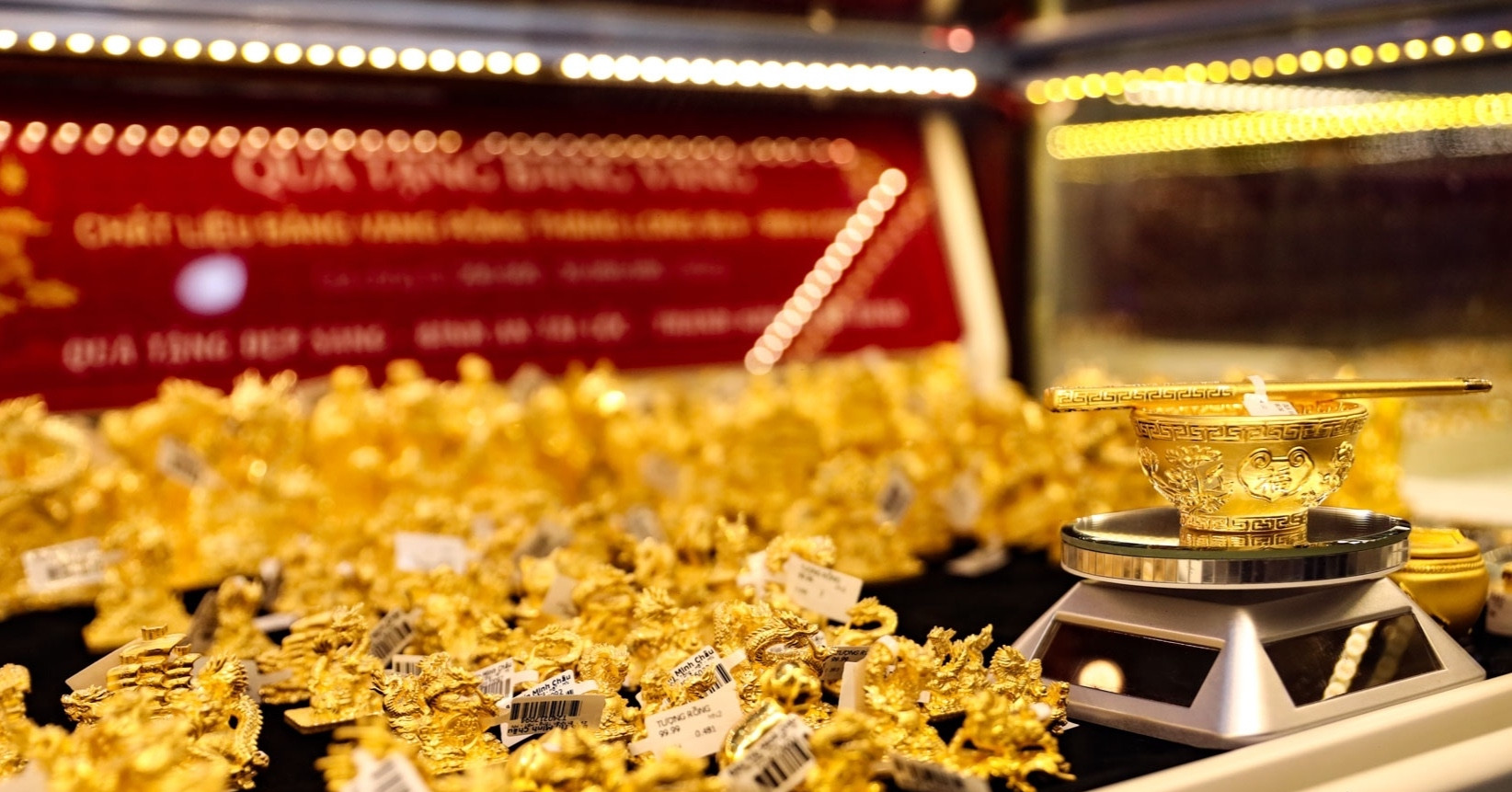 Giá vàng hôm nay 24/8/2025 tăng, vàng SJC tiến sát 127 triệu đồng/lượng