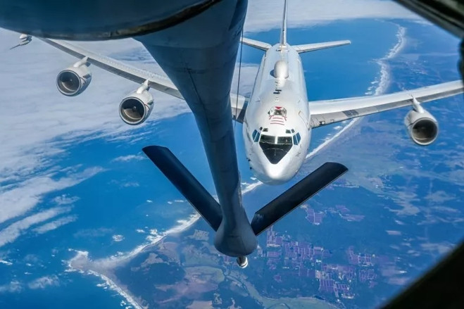 Máy bay ‘Ngày tận thế’ của Mỹ xuất hiện bất thường gần Greenland