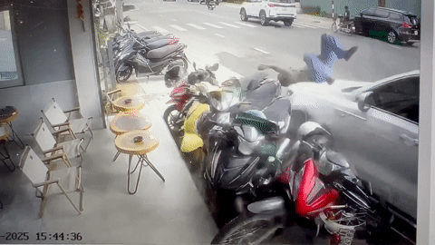 Ô tô lao lên vỉa hè tông loạt xe máy ở Đà Lạt, 1 người bị thương nặng