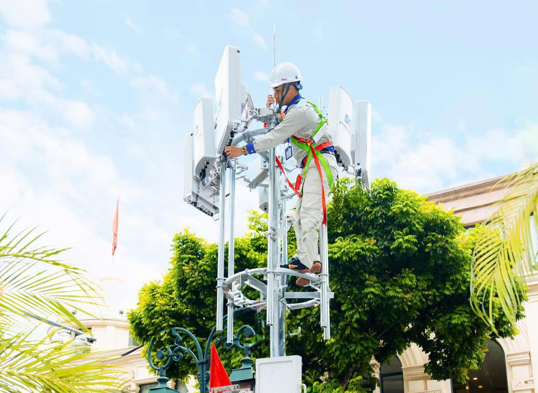 5G MobiFone.jpg