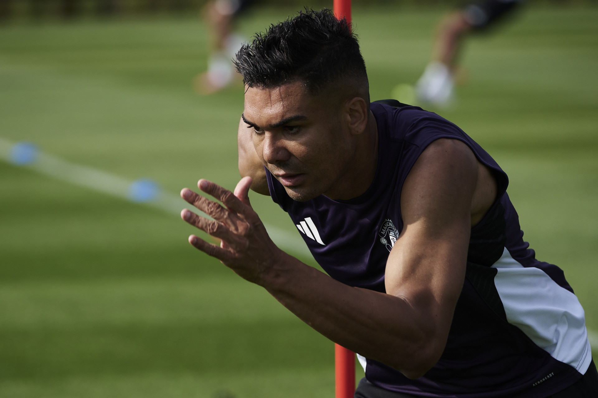 Tin tức về chuyển nhượng 25/8: MU bán Casemiro, Donnarumma về Man City