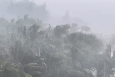 Cập nhật bão số 5 (Kajiki): Bão áp sát đất liền, 30.000 dân sơ tán khẩn cấp