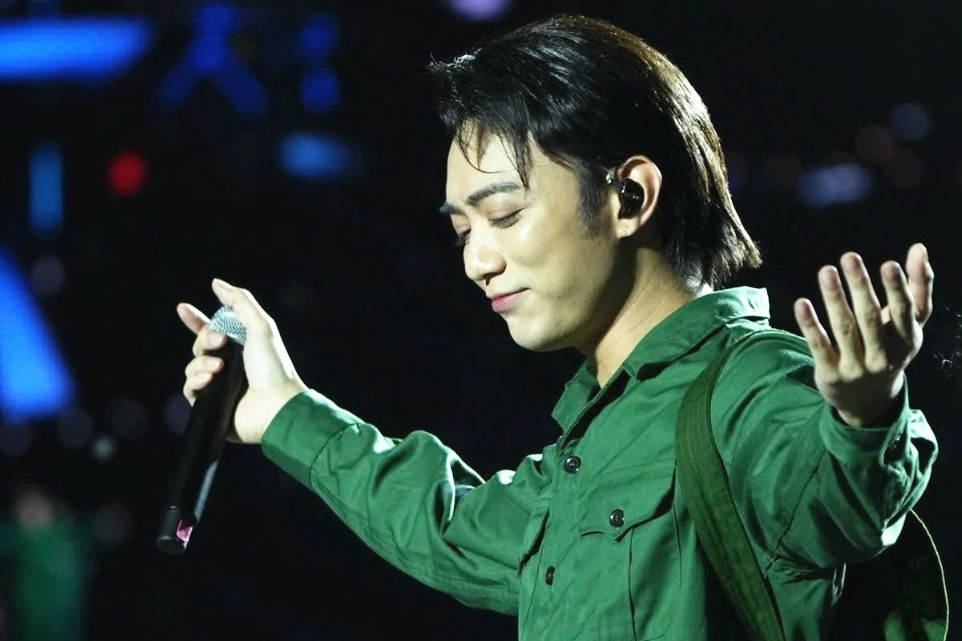 Concert 'Sao nhập ngũ': Diễu binh trên sân khấu, Thiếu tá Long bất ngờ 'bắn' rap