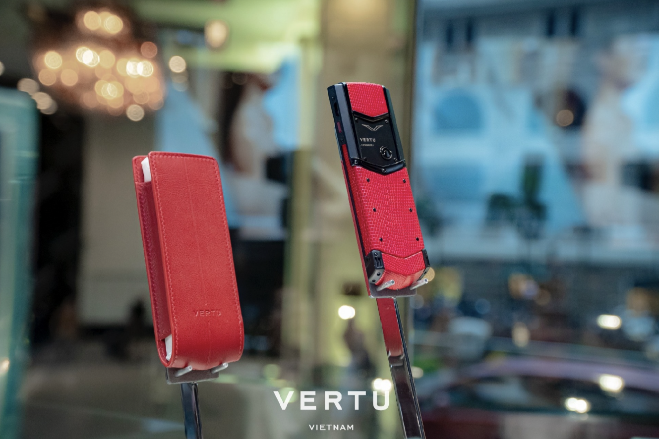 Điện thoại Vertu Signature - quà tặng đẳng cấp tinh tế