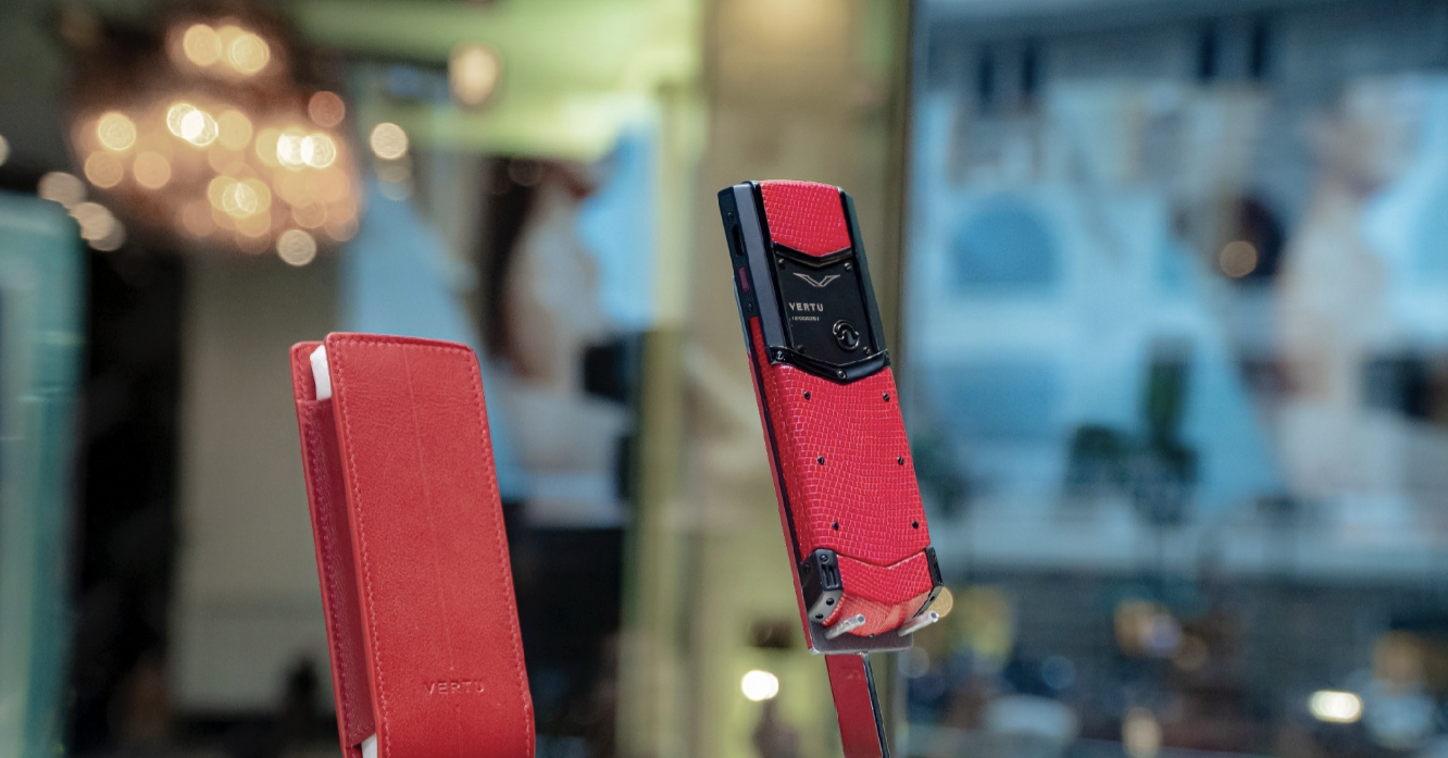 Điện thoại Vertu Signature - quà tặng đẳng cấp tinh tế