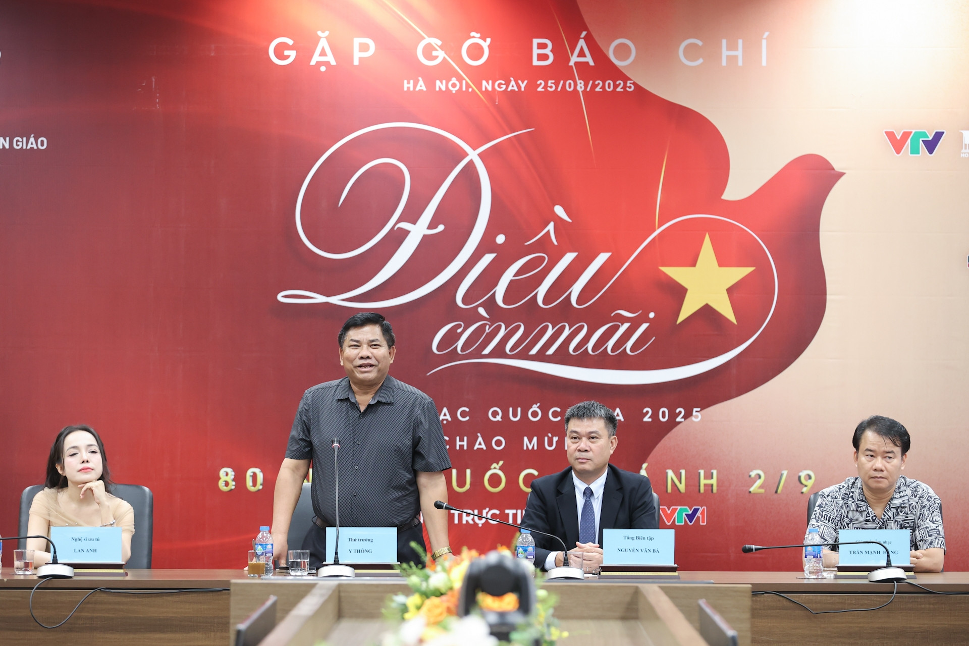 'Điều còn mãi' 2025: Kể chuyện văn hoá dân tộc bằng ngôn ngữ âm nhạc sang trọng