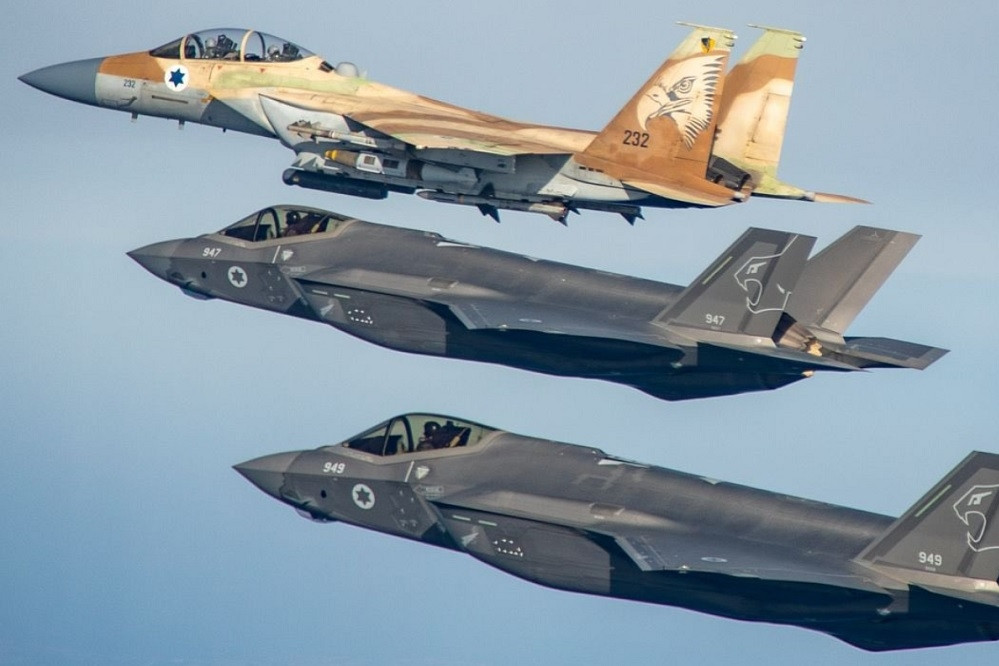 Houthi tấn công Israel bằng tên lửa mới, IDF giáng đòn đáp trả vào thủ đô Yemen