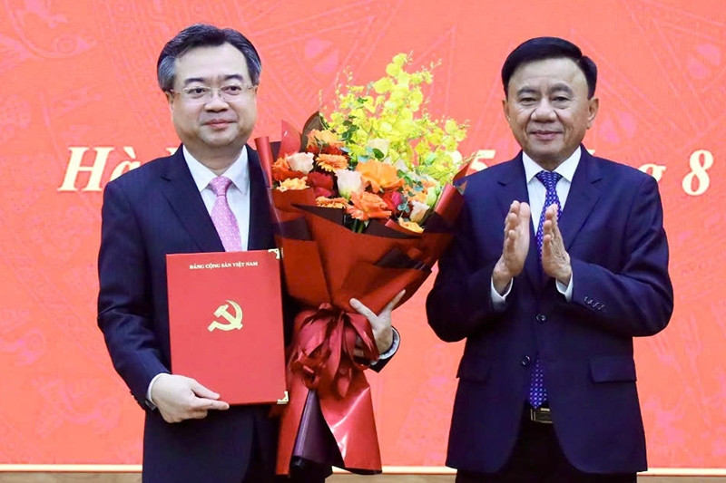 Trao quyết định của Bộ Chính trị cho ông Nguyễn Thanh Nghị