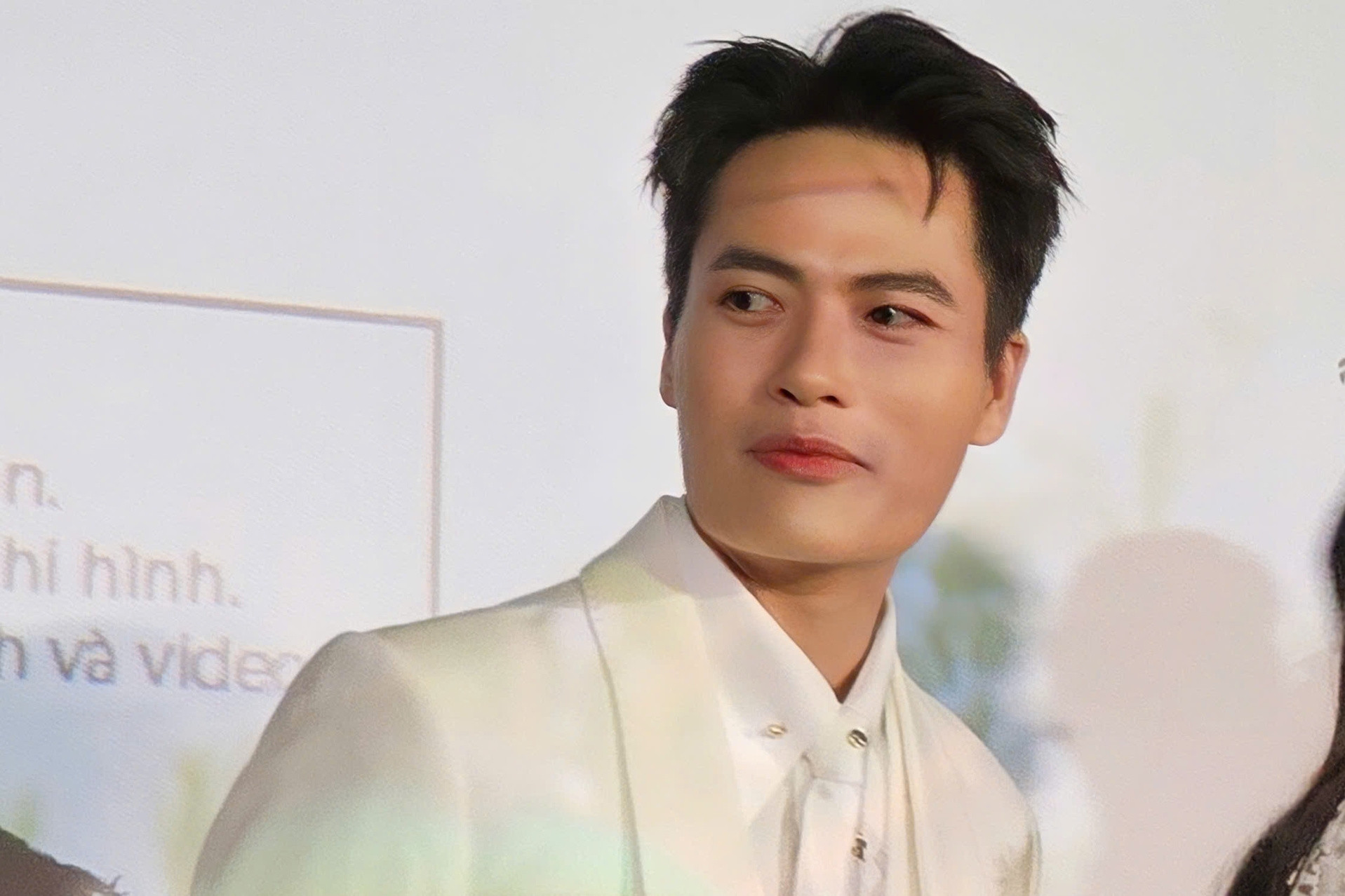 Tuấn Trần ngã đập gáy vào lan can, Võ Tấn Phát vào vai biến thái nhất sự nghiệp