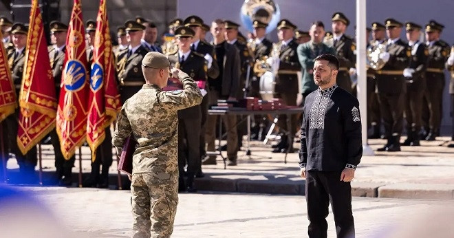 Ukraine nhất quyết giành lại bán đảo Crưm, khôn...